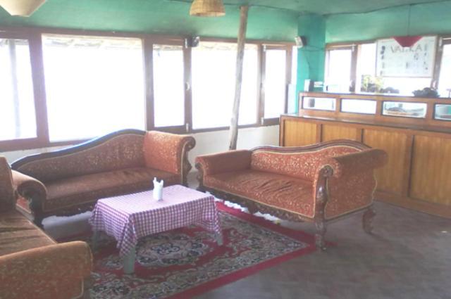 Oyo 43476 Vatika Resort Шимла Екстериор снимка